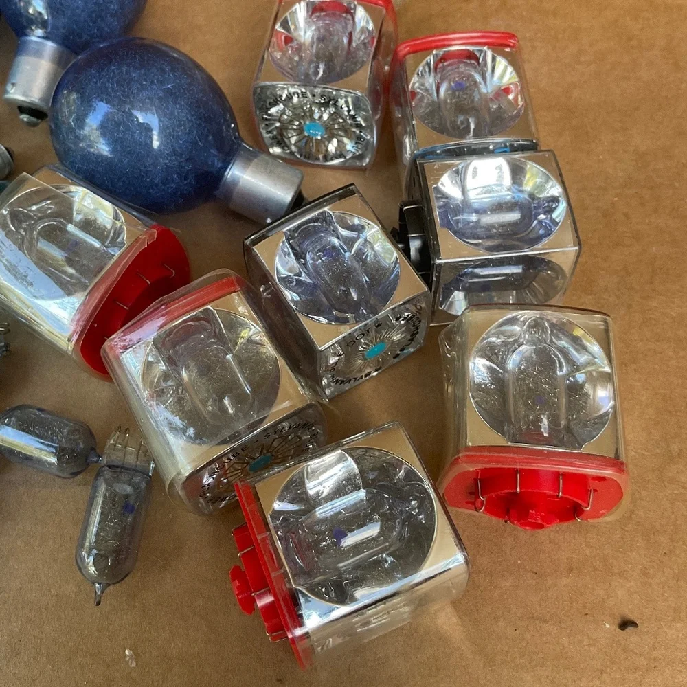 🎥 Vintage flash bulbs 🎥